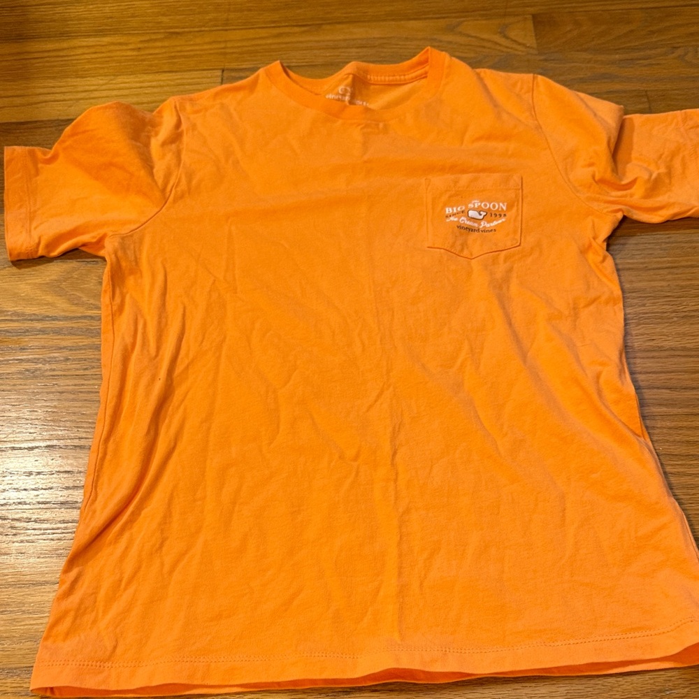 Vineyard Vines t-shirt
